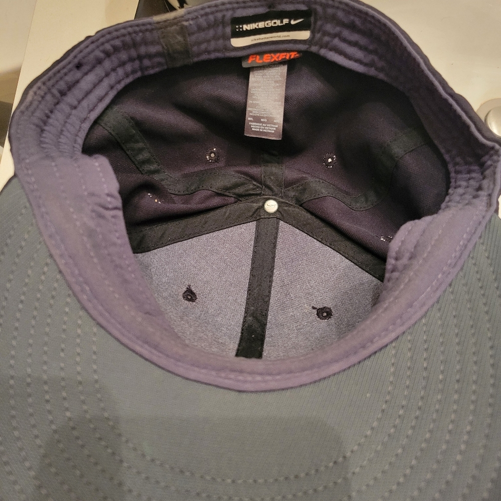 Baseball style cap - Picture 2 of 2